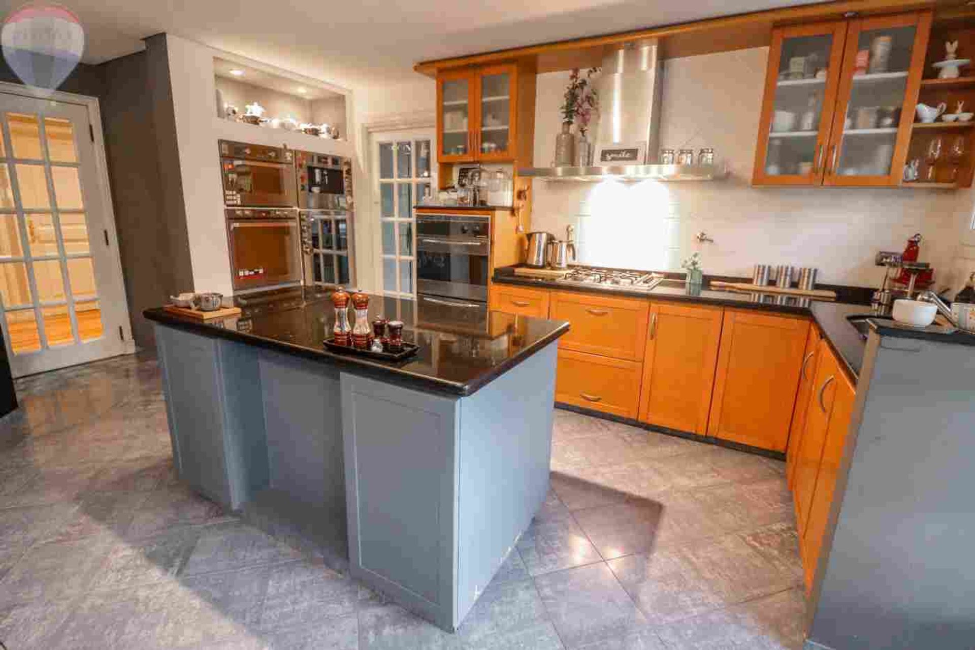 Venta Casa en Martínez 6 ambientes+playroom+escrit