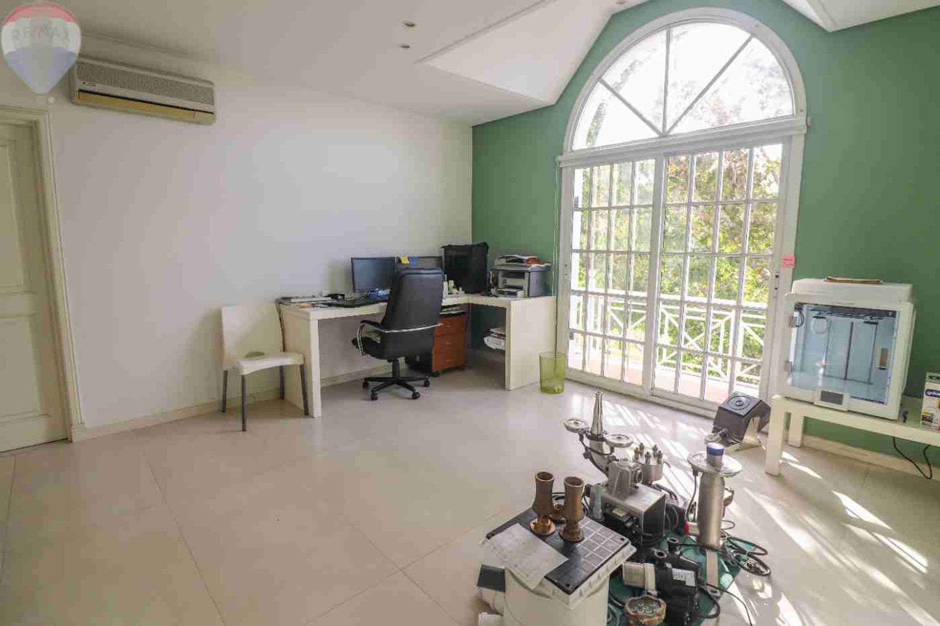 Venta Casa en Martínez 6 ambientes+playroom+escrit