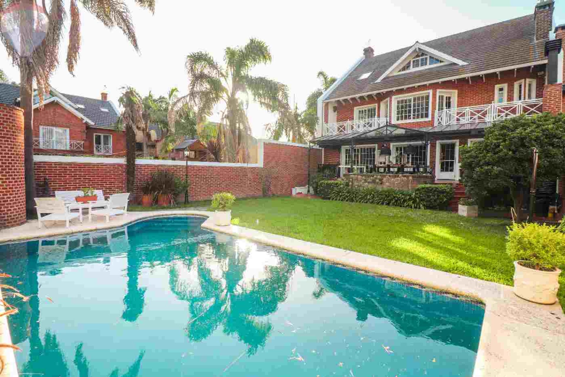 Venta Casa en Martínez 6 ambientes+playroom+escrit