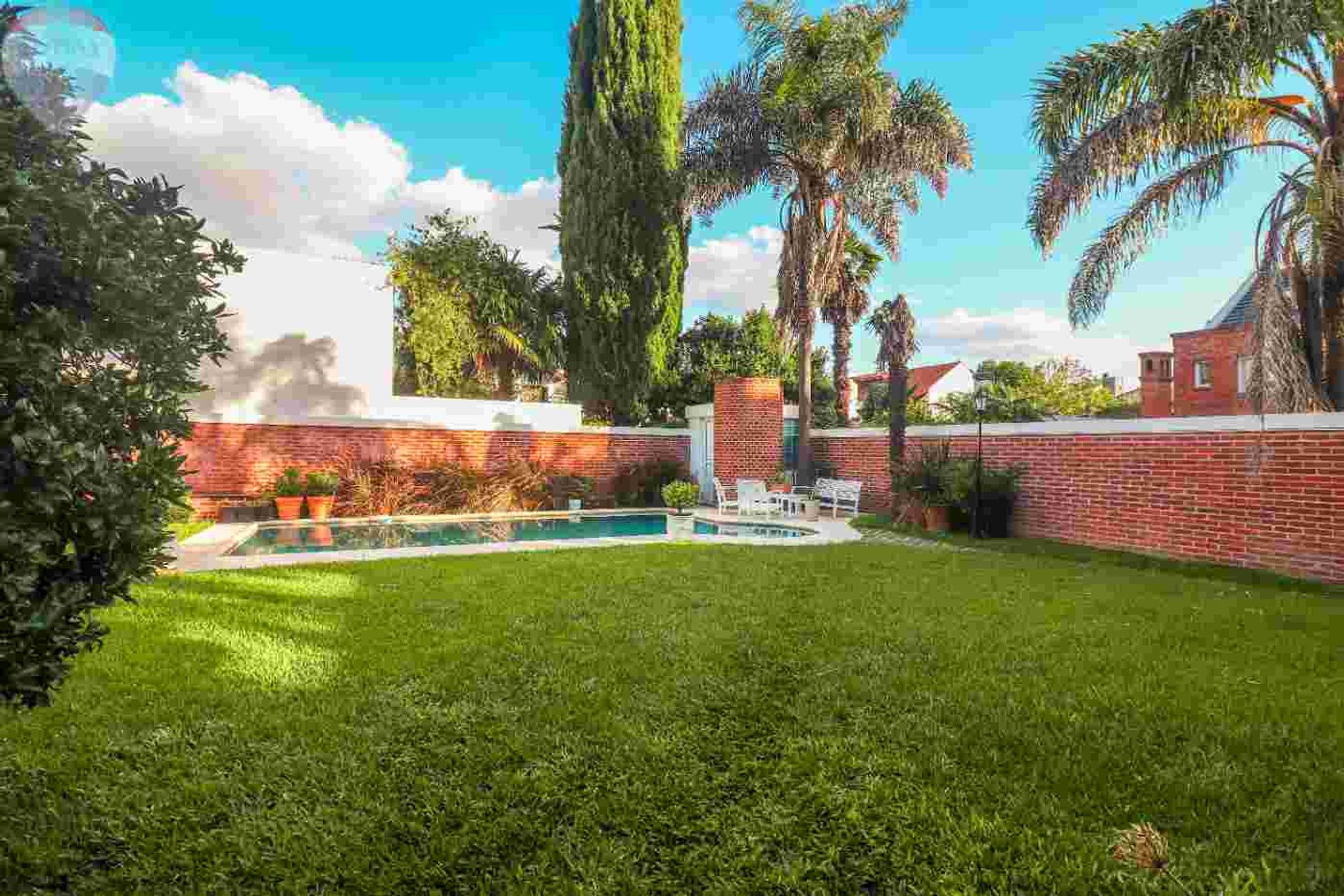 Venta Casa en Martínez 6 ambientes+playroom+escrit