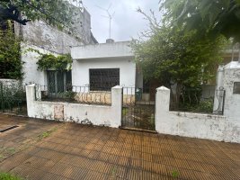 Venta casa 3 ambientes + depto en Beccar