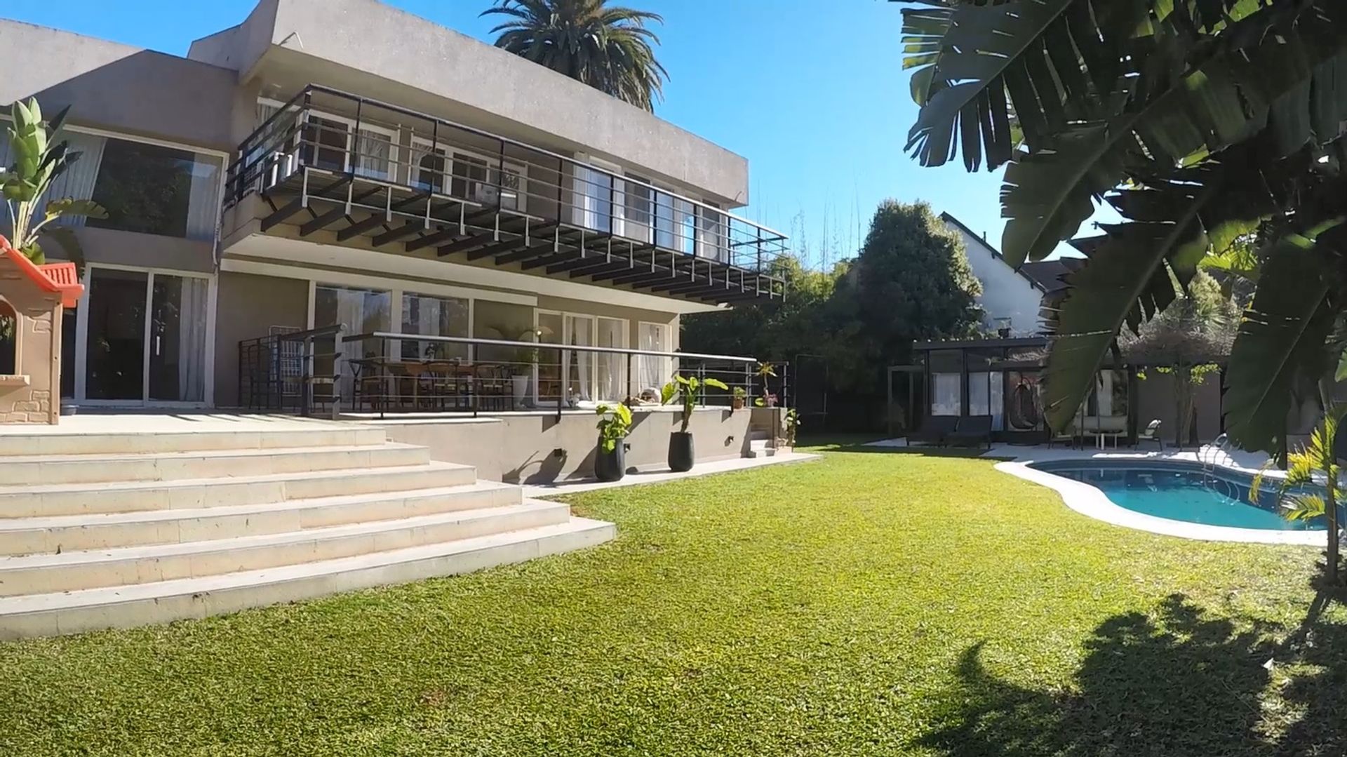 Venta De Casa Con Gran Diseño Y Estilo En Martinez