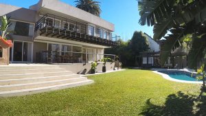 Venta De Casa Con Gran Diseño Y Estilo En Martinez