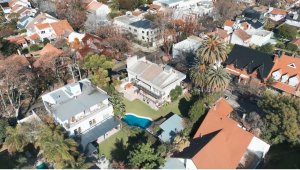 Venta De Casa Con Gran Diseño Y Estilo En Martinez
