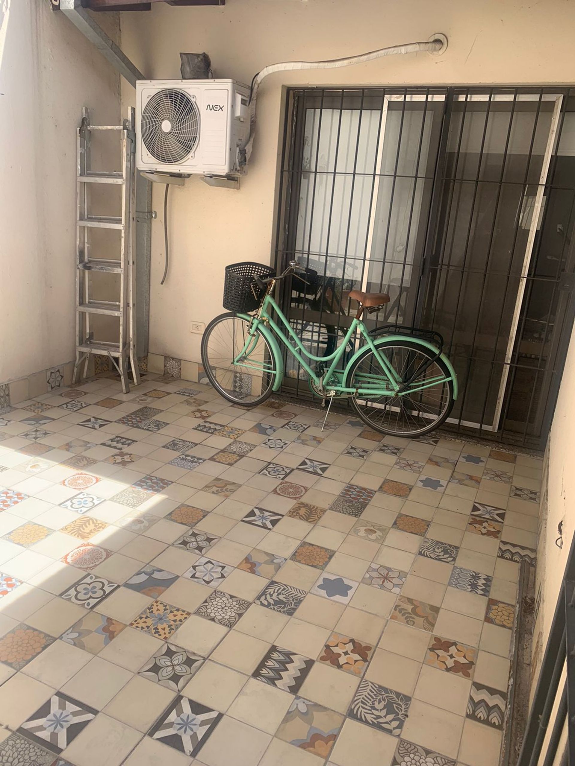Venta Casa 3 Ambientes Con Jardin Y Patio Olivos