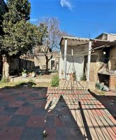 House to renovate on own lot of 334 square meters