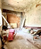 House to renovate on own lot of 334 square meters