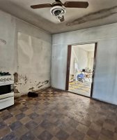 House to renovate on own lot of 334 square meters