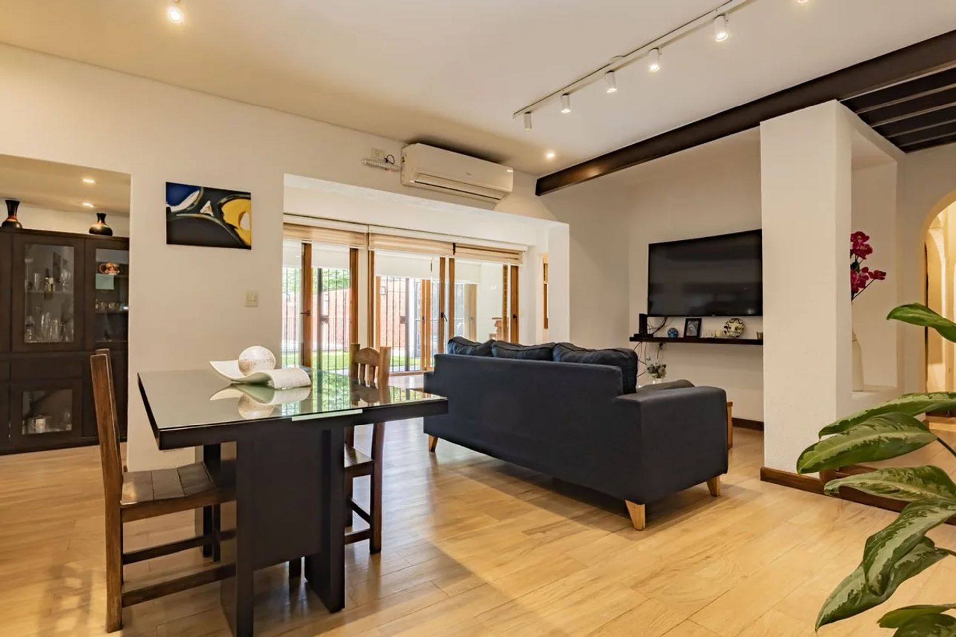 6-room Refurbished House for Sale, El Talar – Trade
