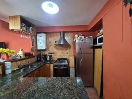Venta duplex 3 ambientes con jardín Olivos