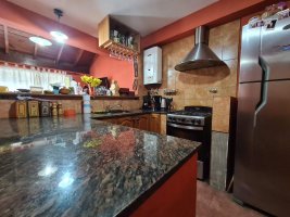 Venta duplex 3 ambientes con jardín Olivos