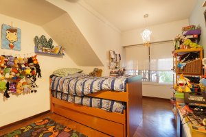 4-room Apartment with Parking for Sale in Olivos