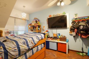 4-room Apartment with Parking for Sale in Olivos