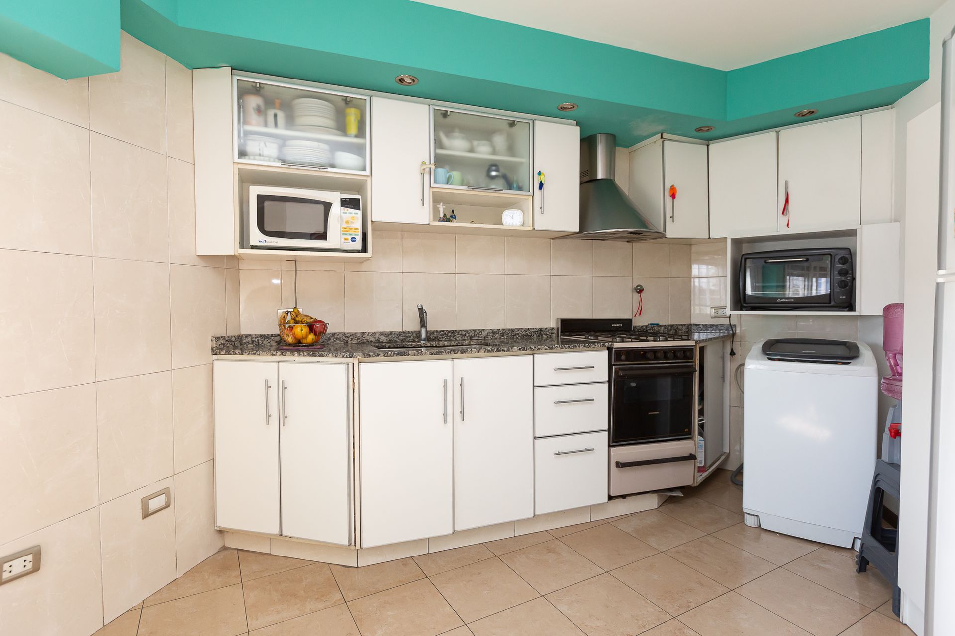 CASA MULTIFAMILIAR EN BOULOGNE, SAN ISIDRO Permuta