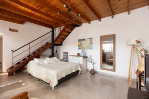 CASA MULTIFAMILIAR EN BOULOGNE, SAN ISIDRO Permuta