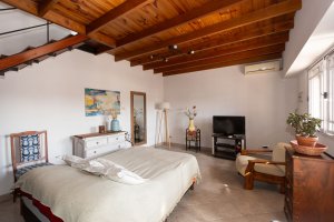 CASA MULTIFAMILIAR EN BOULOGNE, SAN ISIDRO Permuta
