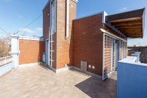 CASA MULTIFAMILIAR EN BOULOGNE, SAN ISIDRO Permuta