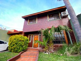 Venta Casa 5 Ambientes Tigre C/ Jardin Y Garage