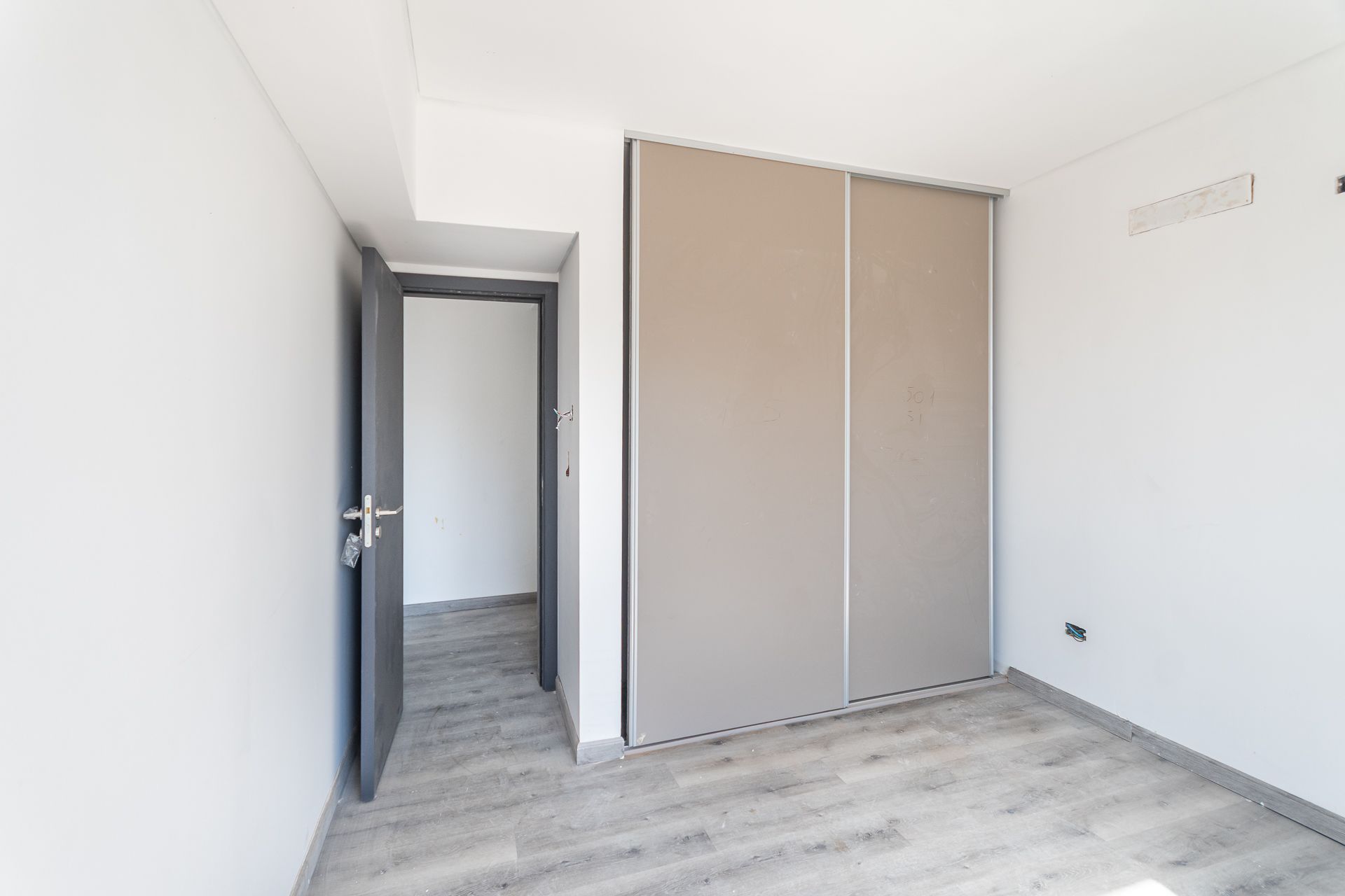 Venta depto. 4 amb. , cochera y jardin. Nordelta