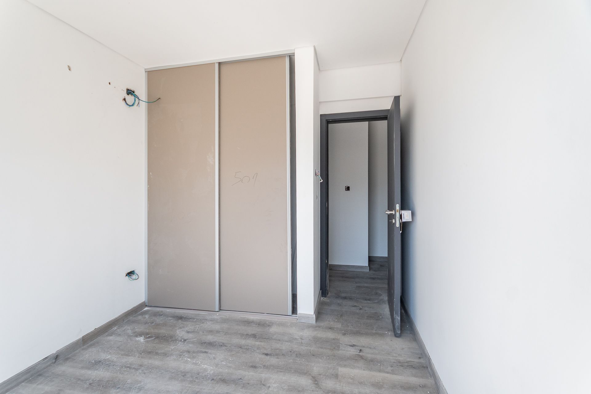 Venta depto. 4 amb. , cochera y jardin. Nordelta