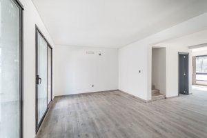Venta depto. 4 amb. , cochera y jardin. Nordelta