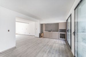Venta depto. 4 amb. , cochera y jardin. Nordelta