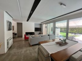 House for Sale, One-Story, 4 Rooms, La Comarca Neighborhood