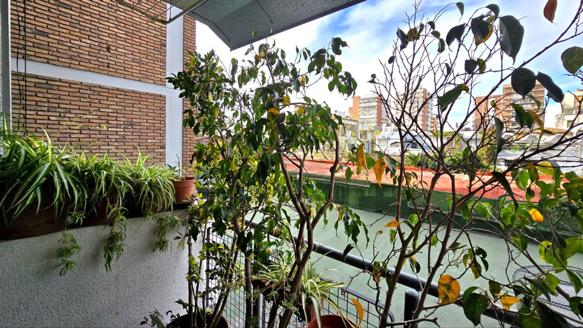 Venta Dpto. 4 amb con Cochera y Balcón en Martinez