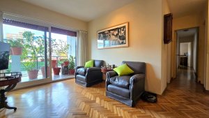 Venta Dpto. 4 amb con Cochera y Balcón en Martinez