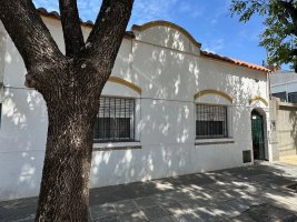 For Sale: 2 Houses, Independent Entrance, 300 m² Lot, Florida