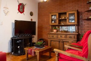 For Sale: 2 Houses, Independent Entrance, 300 m² Lot, Florida