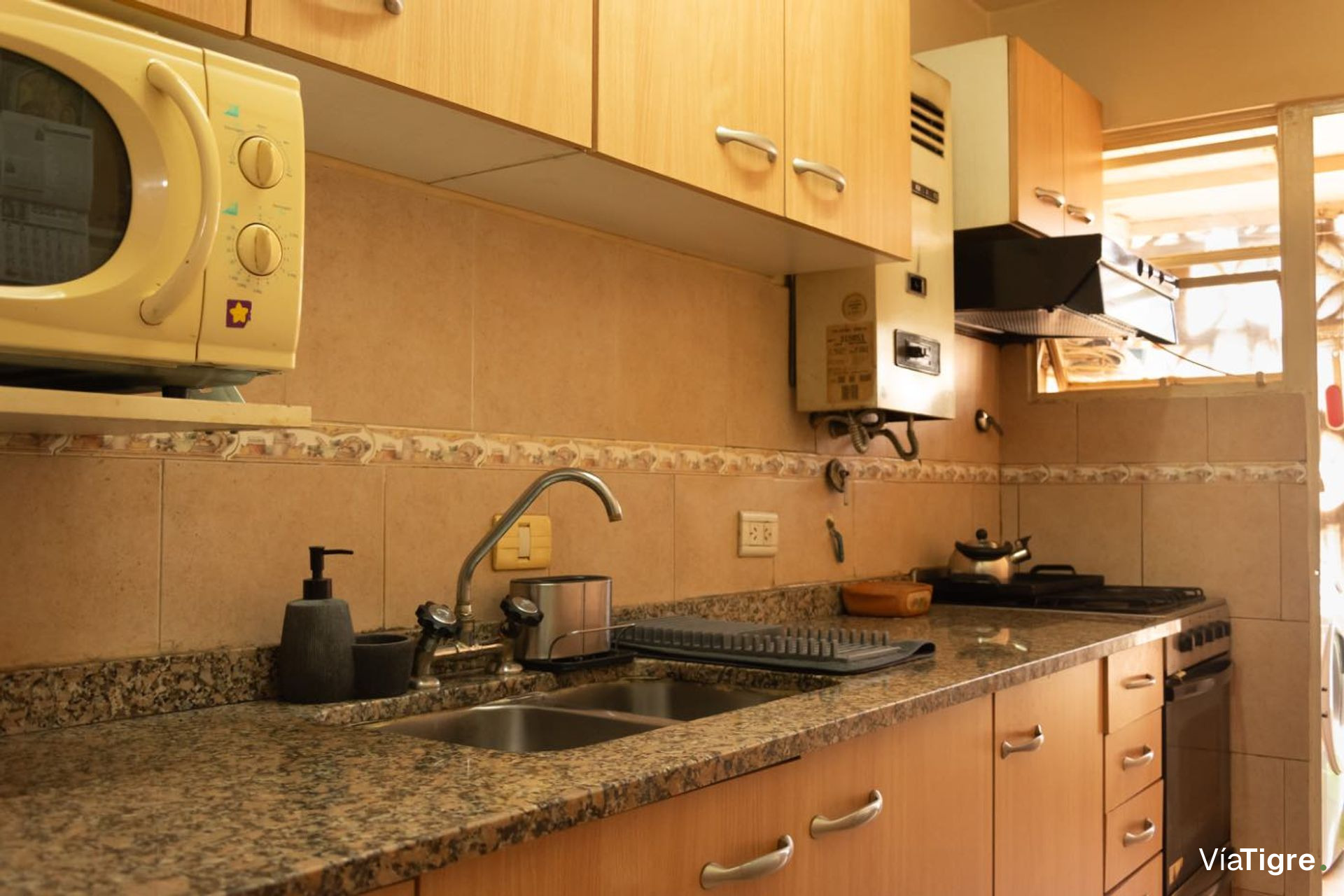 Venta Dos Ambientes Con Balcon En V. Lopez