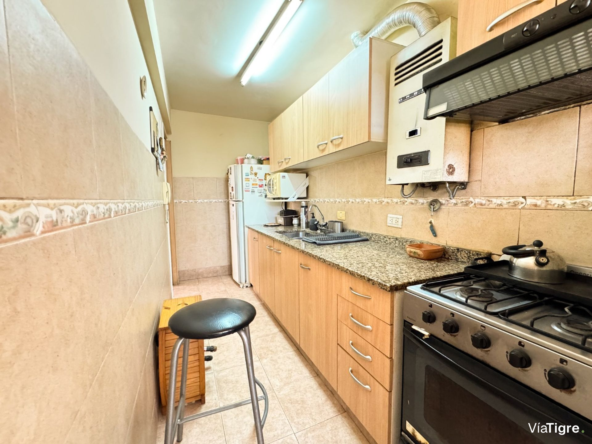 Venta Dos Ambientes Con Balcon En V. Lopez