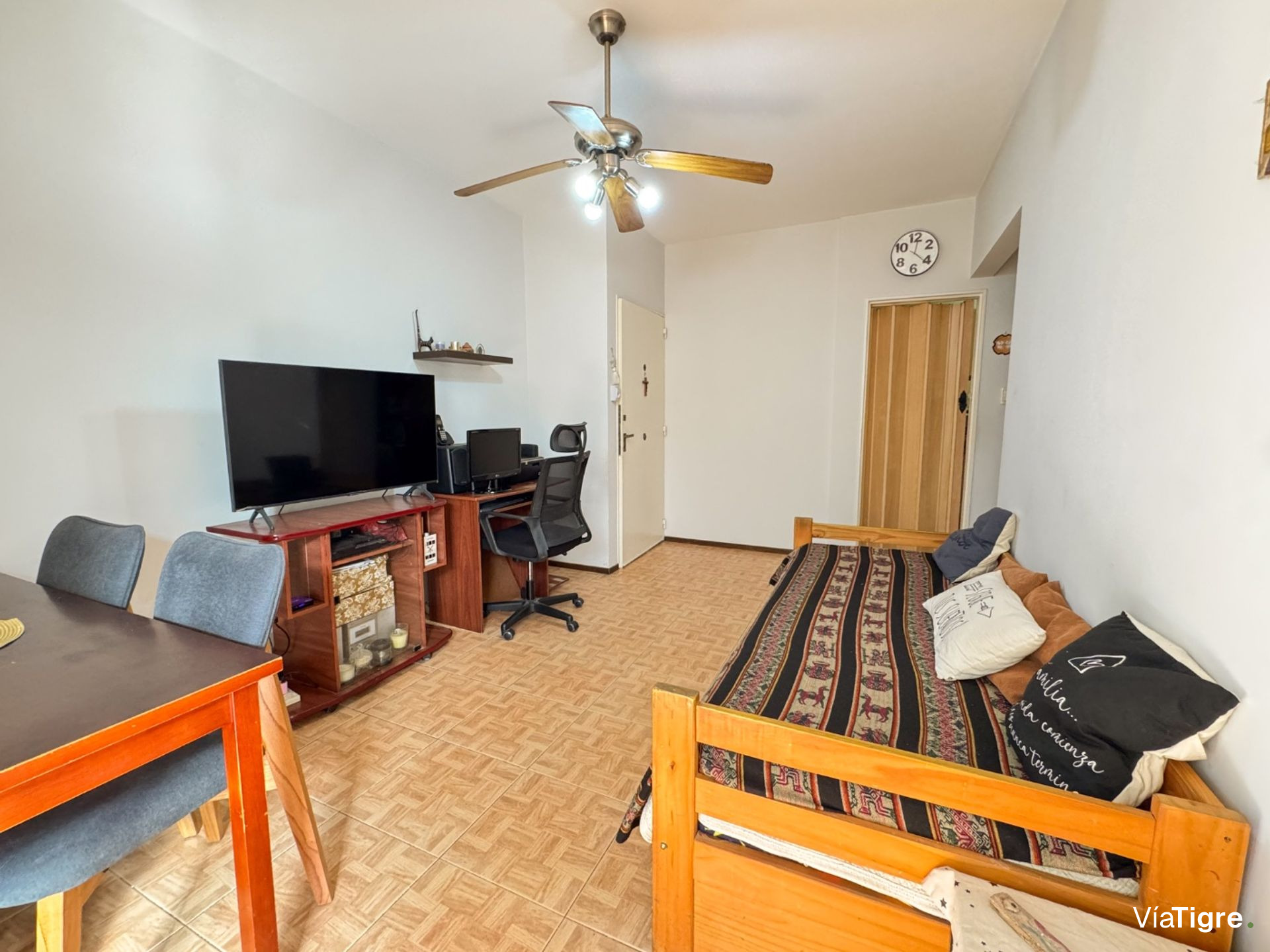 Venta Dos Ambientes Con Balcon En V. Lopez