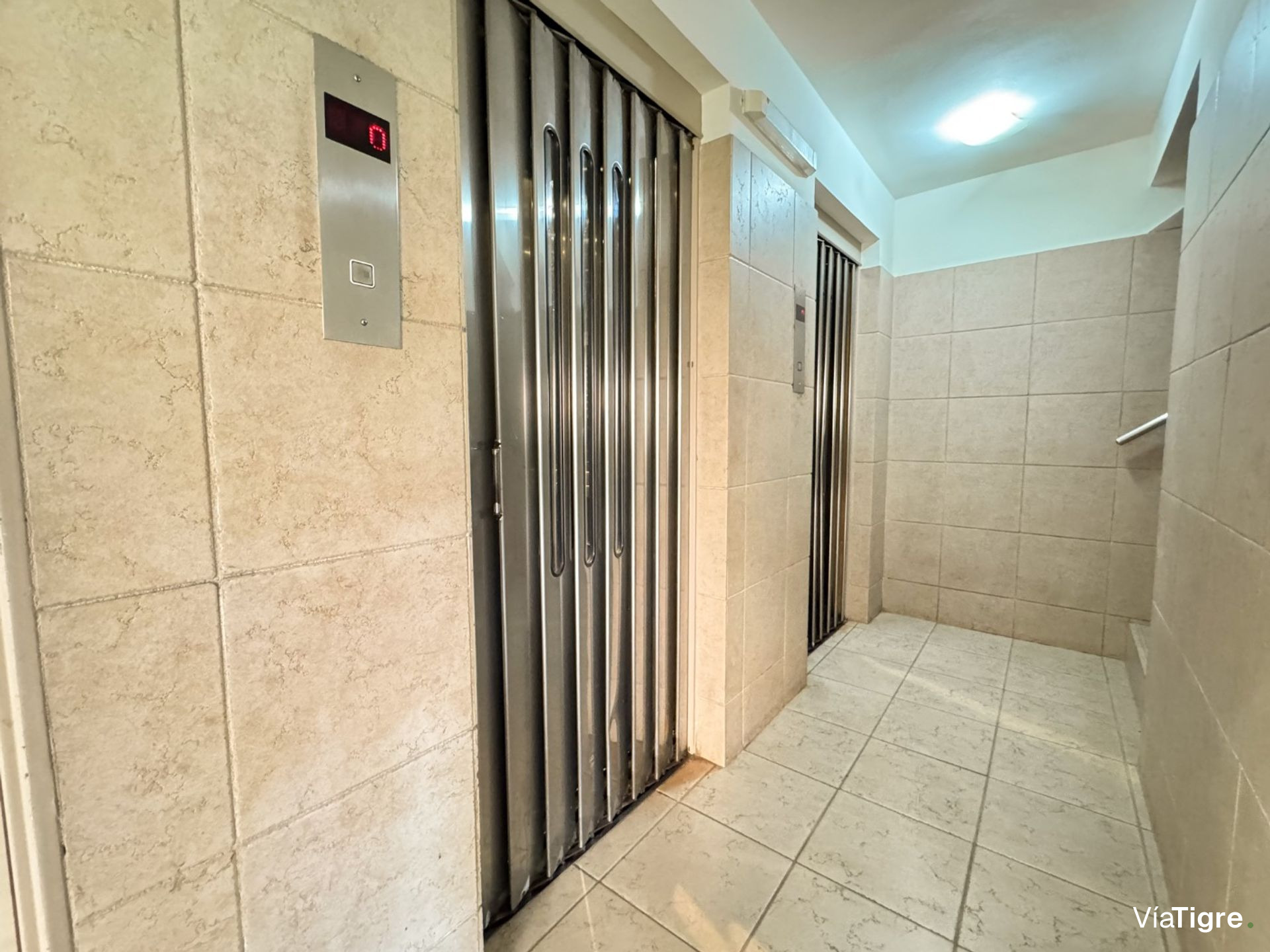 Venta Dos Ambientes Con Balcon En V. Lopez