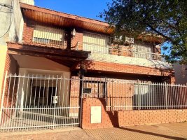 House for Sale – 6 Rooms, Beccar, Pool Opportunity