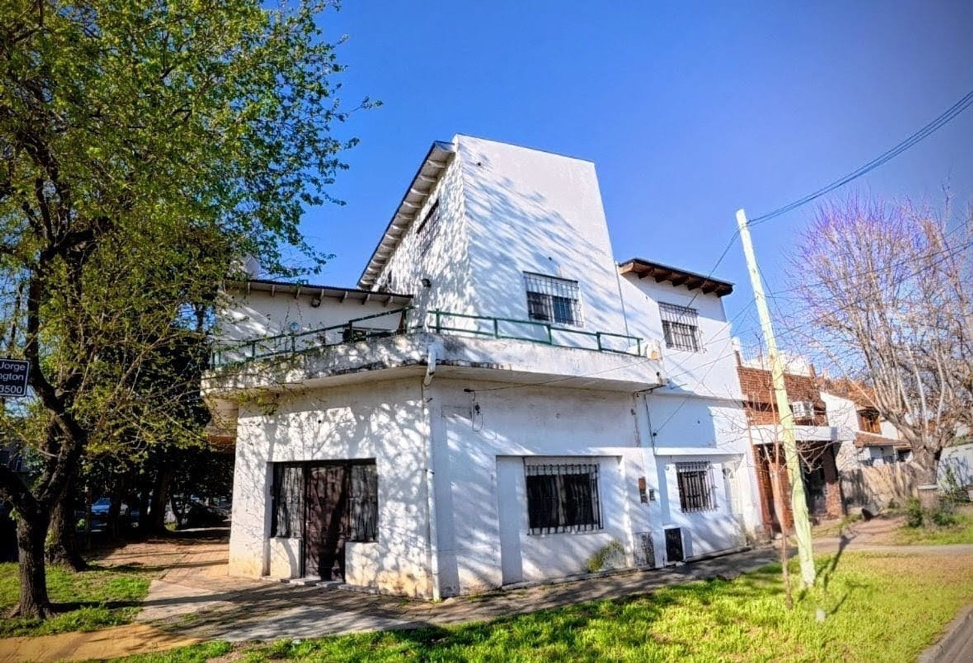 VENTA CASA- 4 amb. ideal 2 familias CARAPACHAY