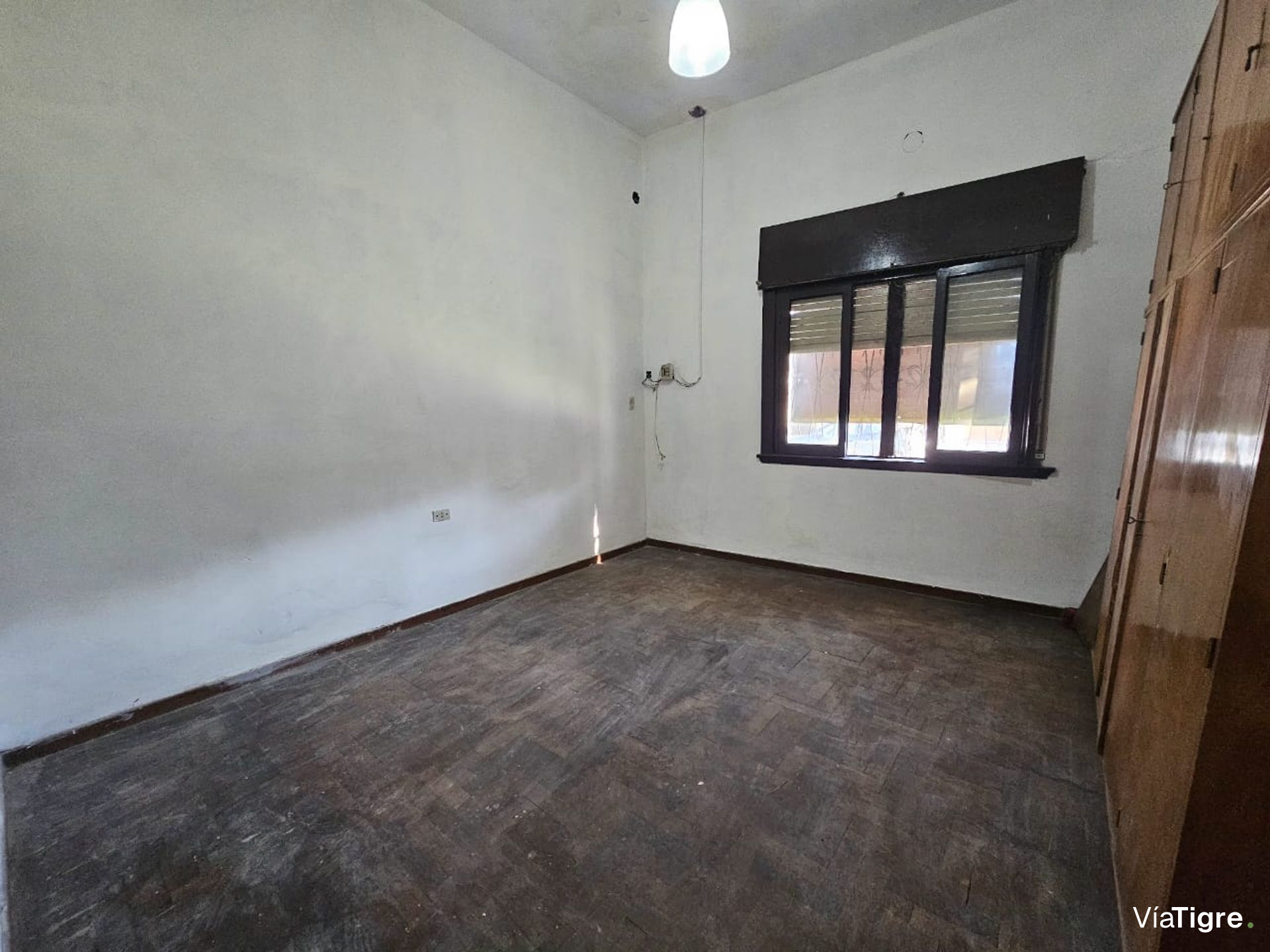 VENTA CASA- 4 amb. ideal 2 familias CARAPACHAY