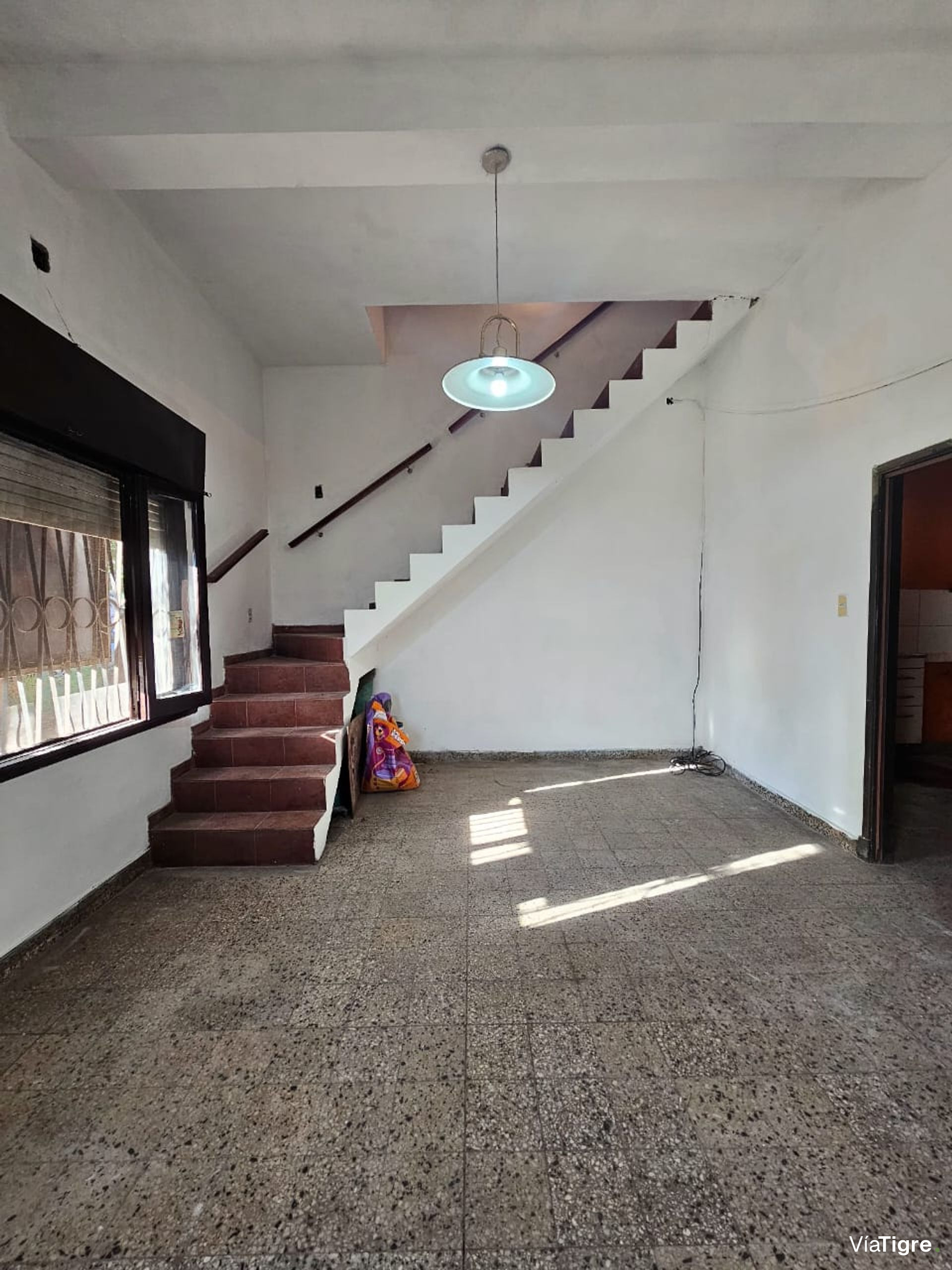 VENTA CASA- 4 amb. ideal 2 familias CARAPACHAY