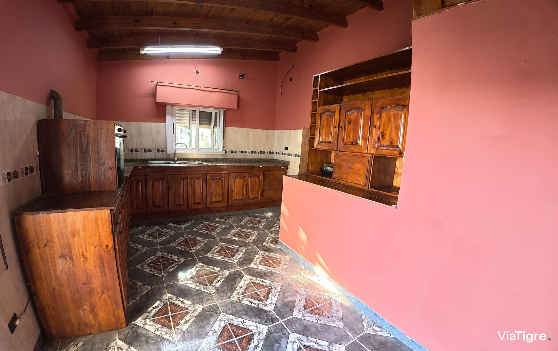 VENTA CASA- 4 amb. ideal 2 familias CARAPACHAY