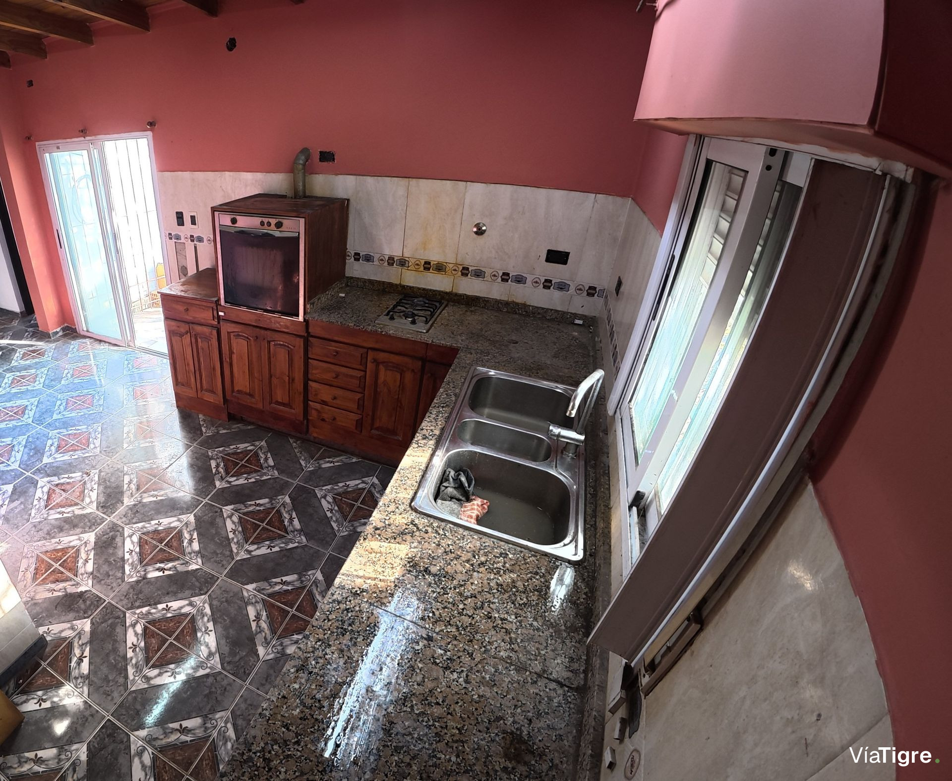 VENTA CASA- 4 amb. ideal 2 familias CARAPACHAY