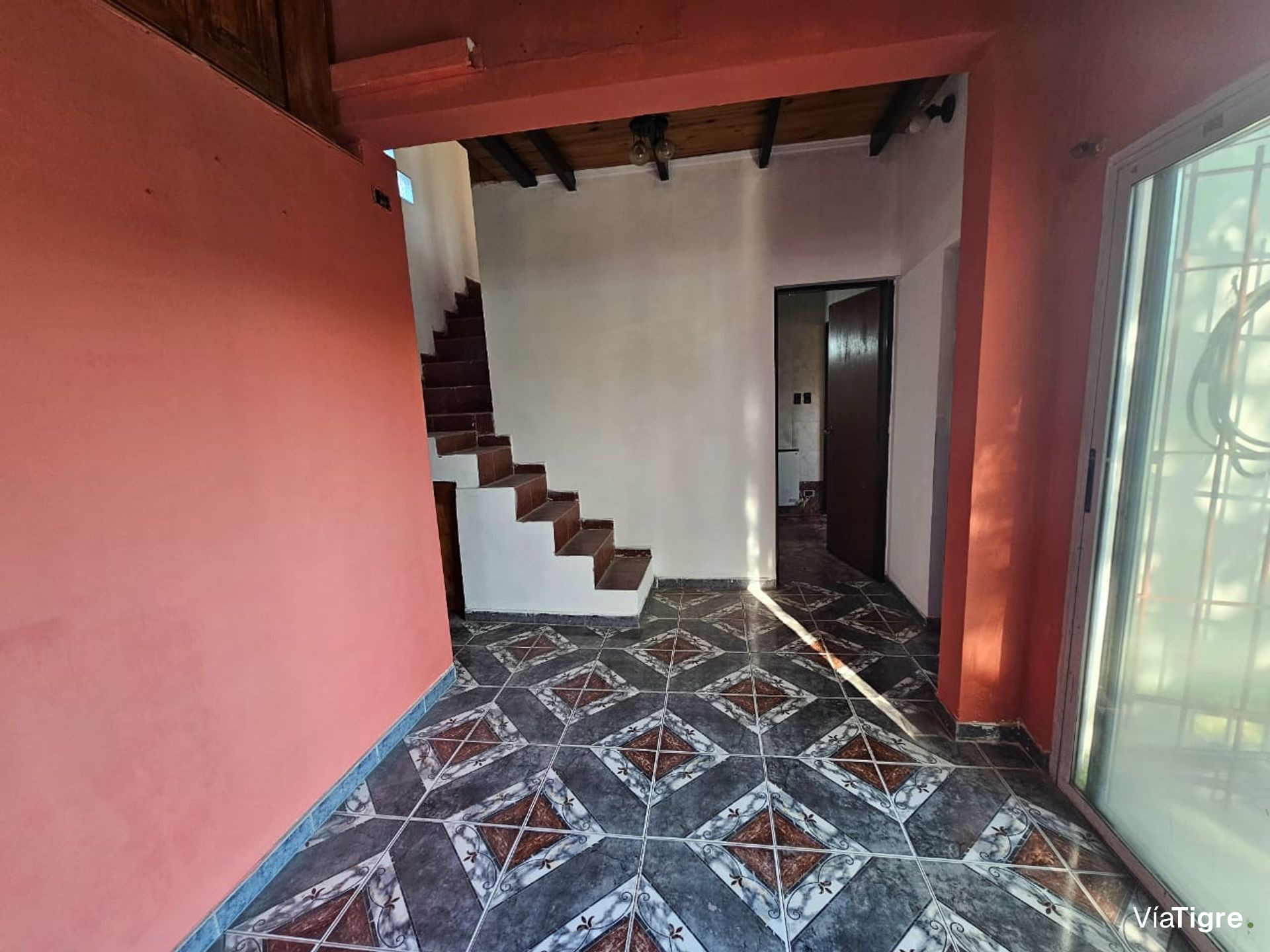 VENTA CASA- 4 amb. ideal 2 familias CARAPACHAY