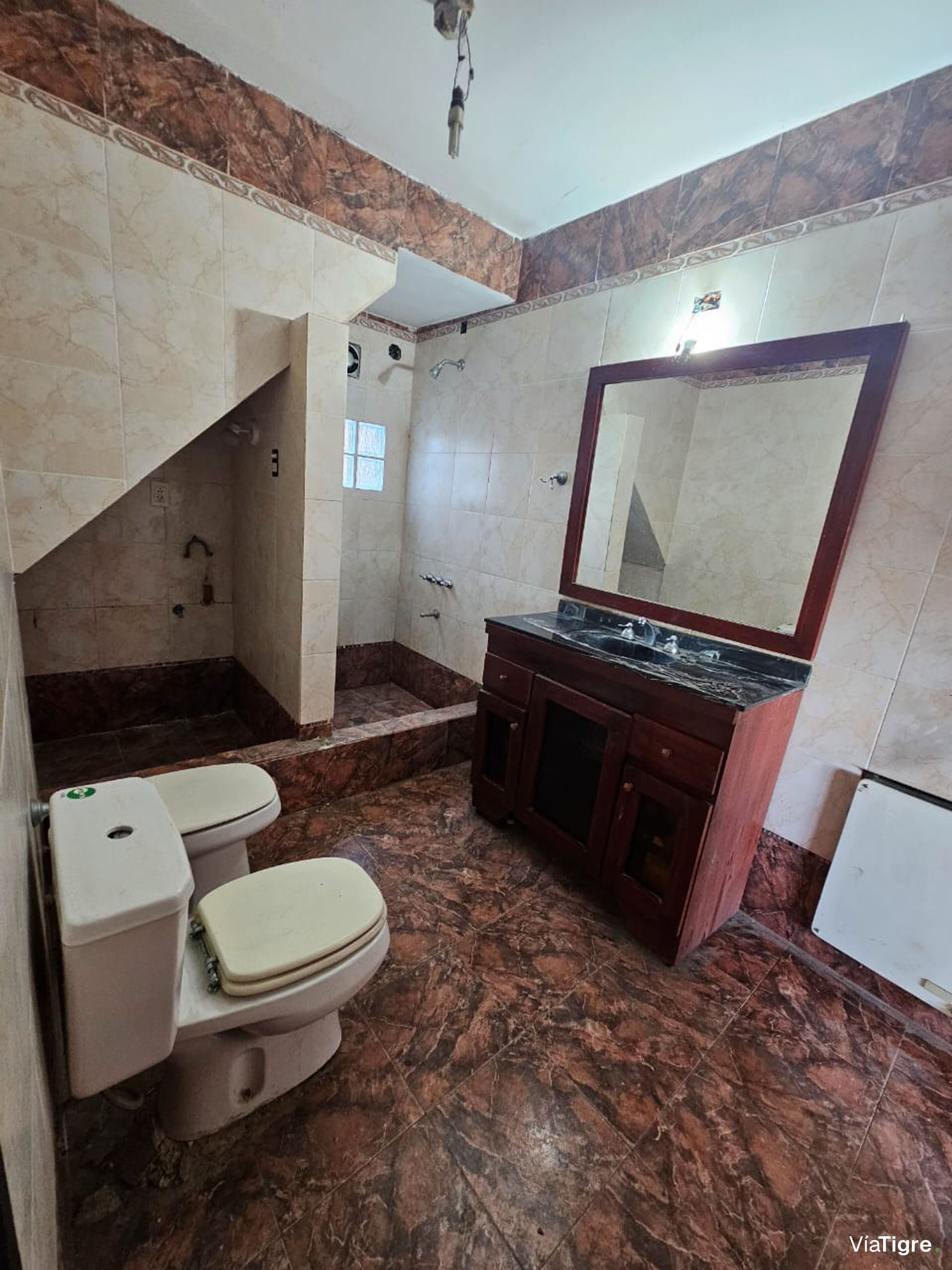 VENTA CASA- 4 amb. ideal 2 familias CARAPACHAY