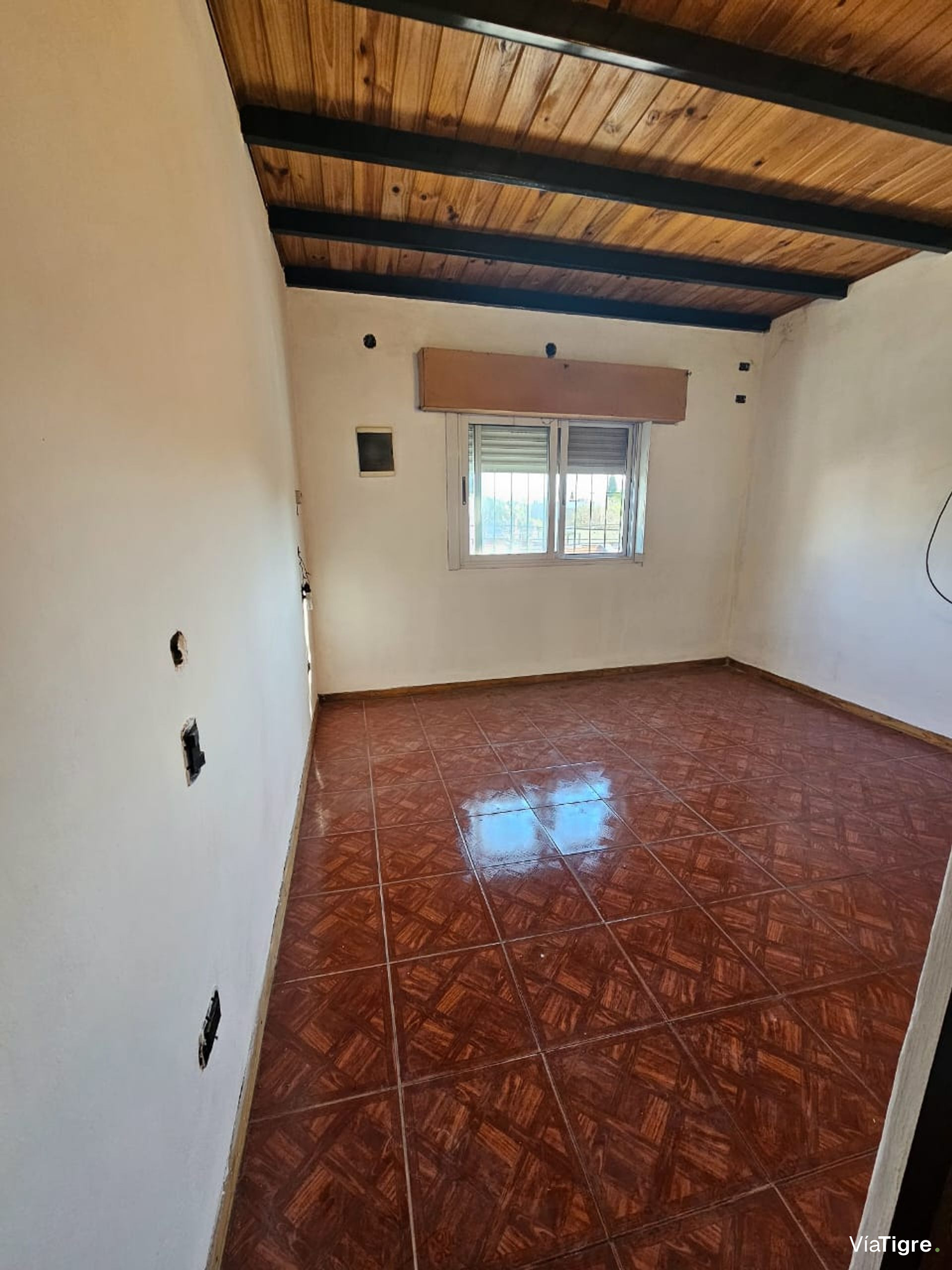 VENTA CASA- 4 amb. ideal 2 familias CARAPACHAY
