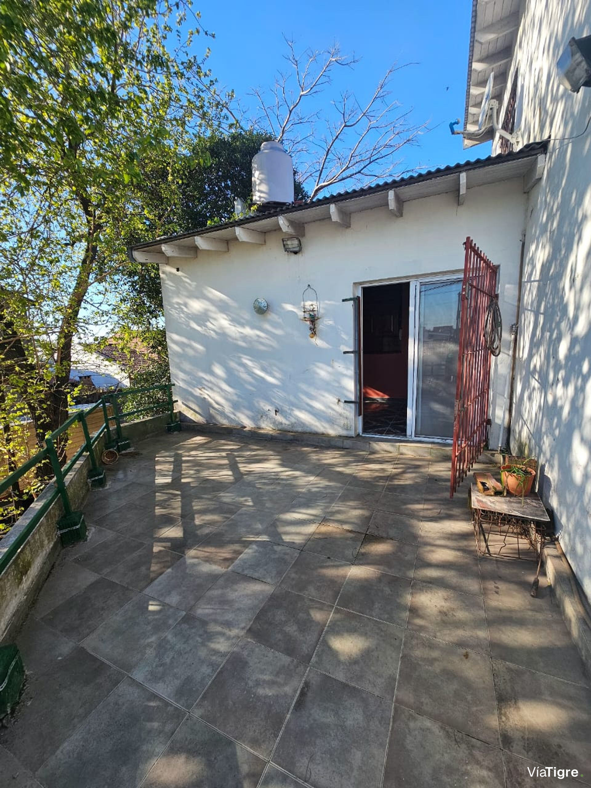 VENTA CASA- 4 amb. ideal 2 familias CARAPACHAY