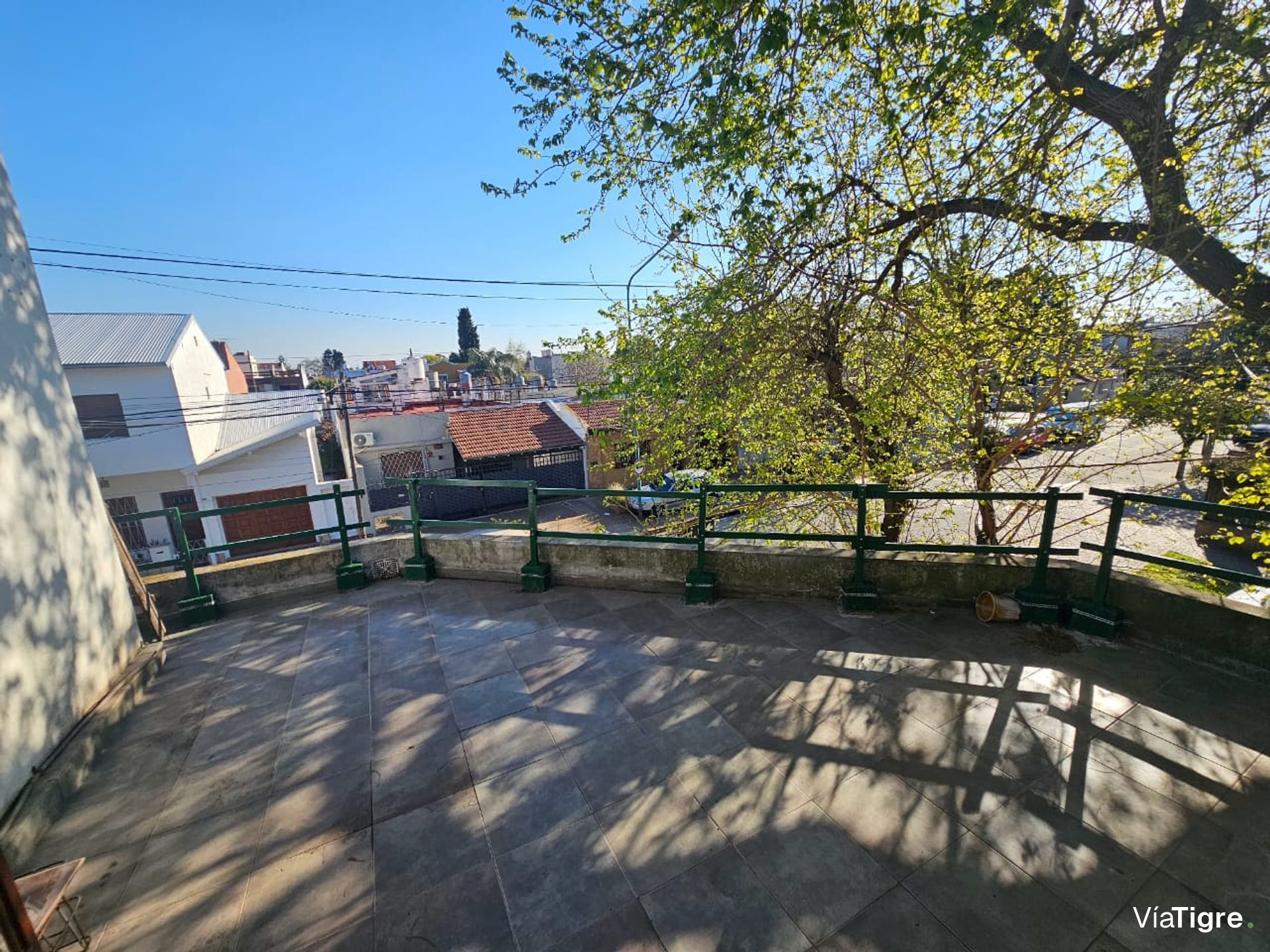 VENTA CASA- 4 amb. ideal 2 familias CARAPACHAY