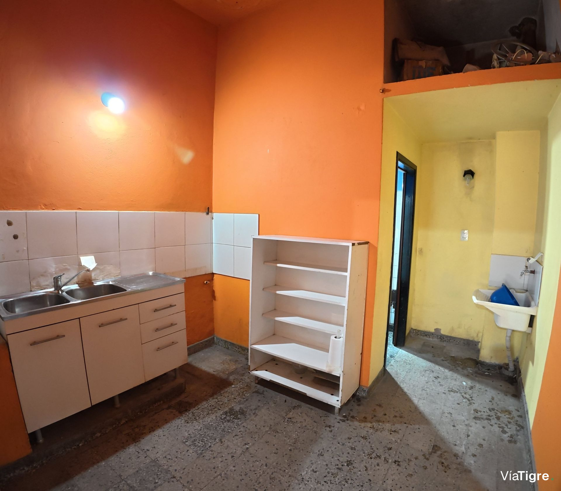 VENTA CASA- 4 amb. ideal 2 familias CARAPACHAY