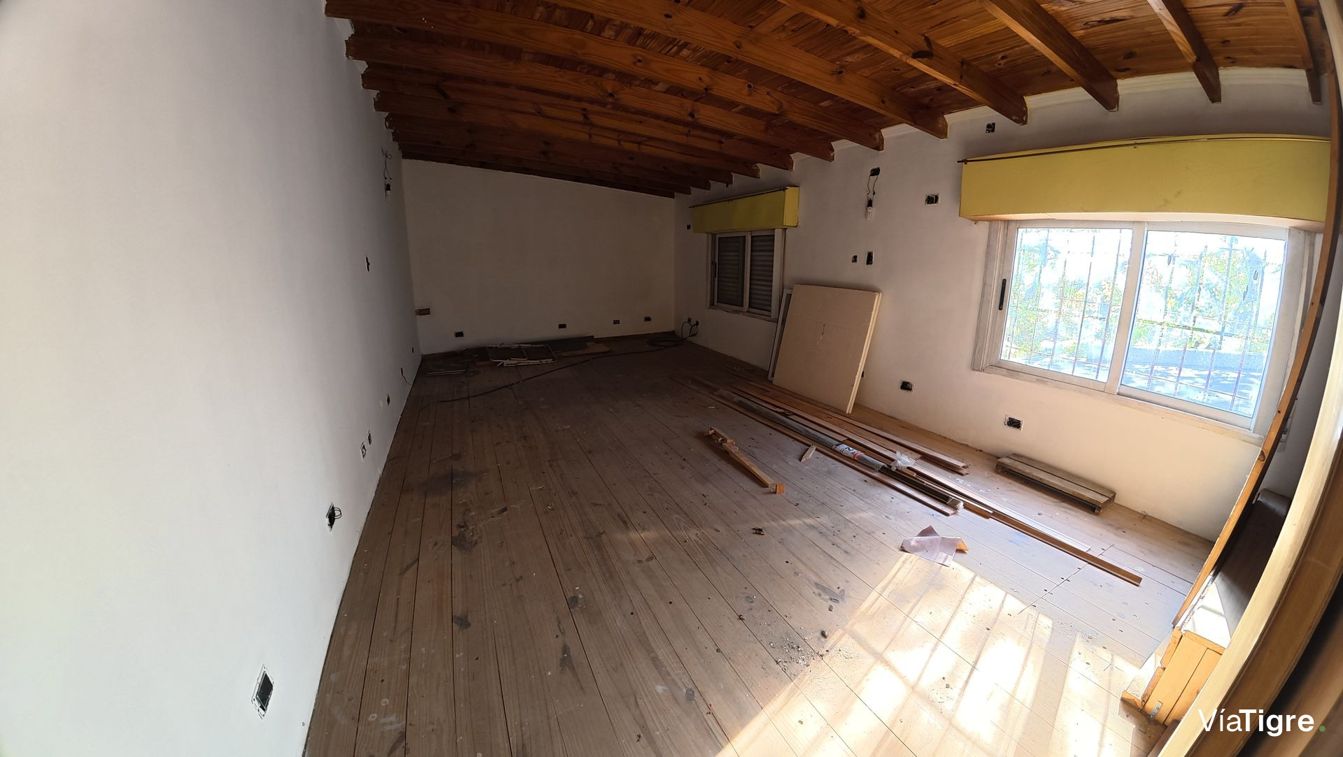 VENTA CASA- 4 amb. ideal 2 familias CARAPACHAY