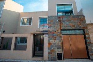 House for Sale 4 Rooms Olivos With Pool