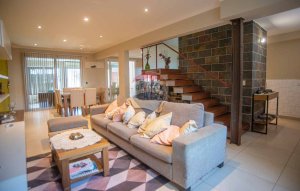 House for Sale 4 Rooms Olivos With Pool